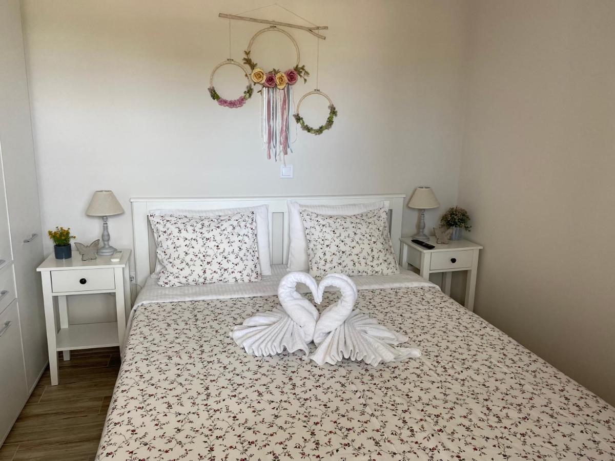 Philia Apartment Artemida  Buitenkant foto
